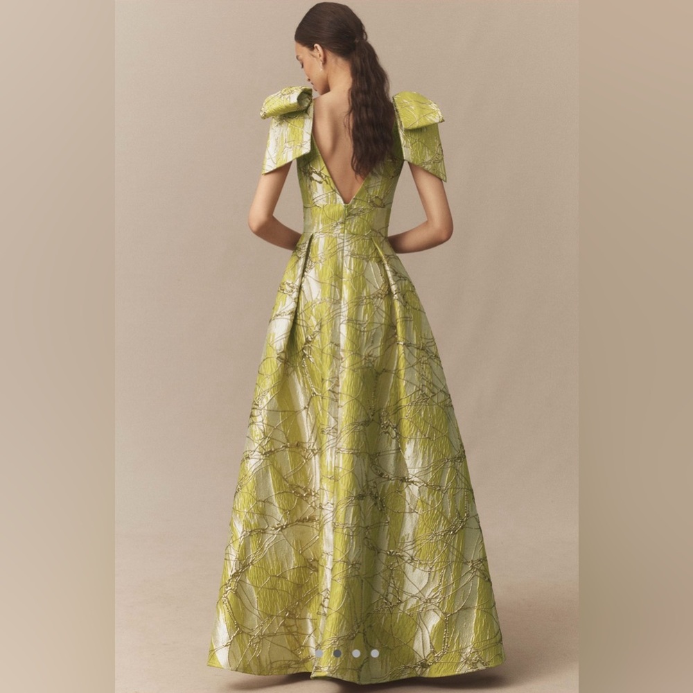 *NWT* Mac Duggal Lemon Green Metallic V-Neck Maxi Gown - Picture 2 of 16